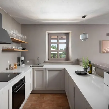 Rustic Rorripa & Reichardia With A Pool Villa *