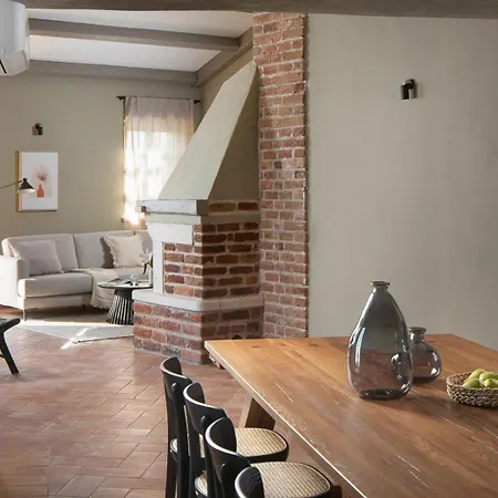 Rustic Rorripa & Reichardia With A Pool *