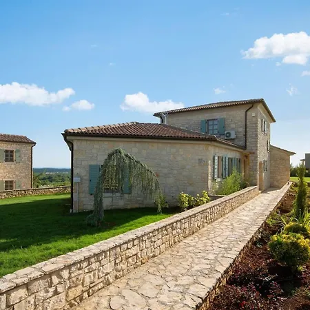 Rustic Rorripa & Reichardia With A Pool Villa *