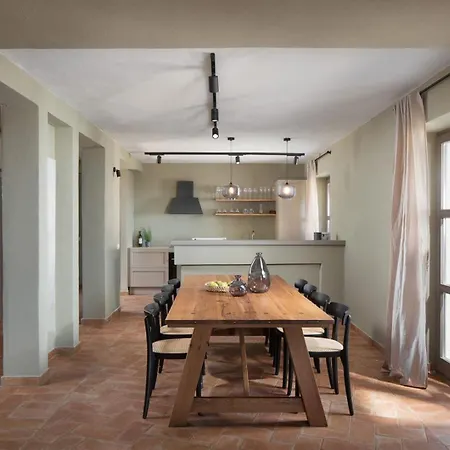 Rustic Rorripa & Reichardia With A Pool *