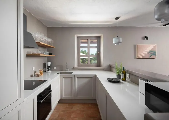 Rustic Rorripa & Reichardia With A Pool Villa *