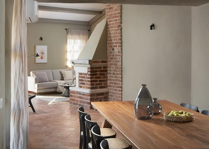 Rustic Rorripa & Reichardia With A Pool *