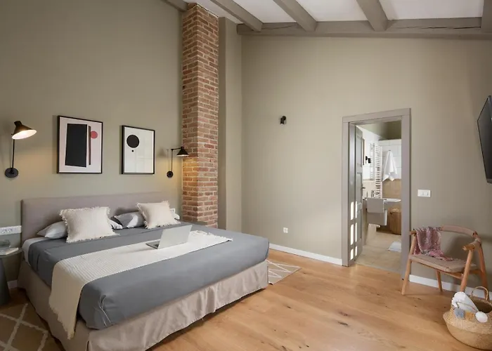 Rustic Rorripa & Reichardia With A Pool Villa