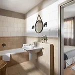 Vila Rustic Rorripa & Reichardia With A Pool *